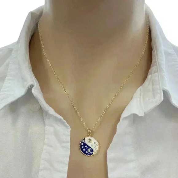 Ying Yang gold medallion necklace, bestfriend gift sun moon star coin jewelry - Picture 2 of 12